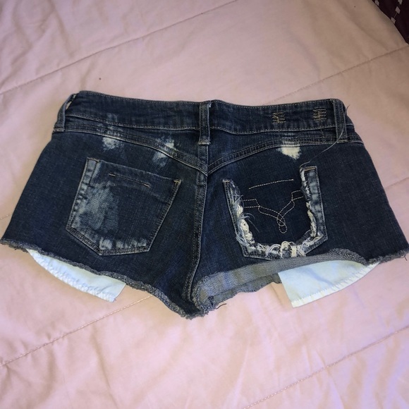 Shorts - Picture 2 of 3